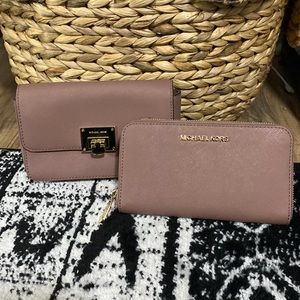 Michael Kors crossbody wallet and bag!